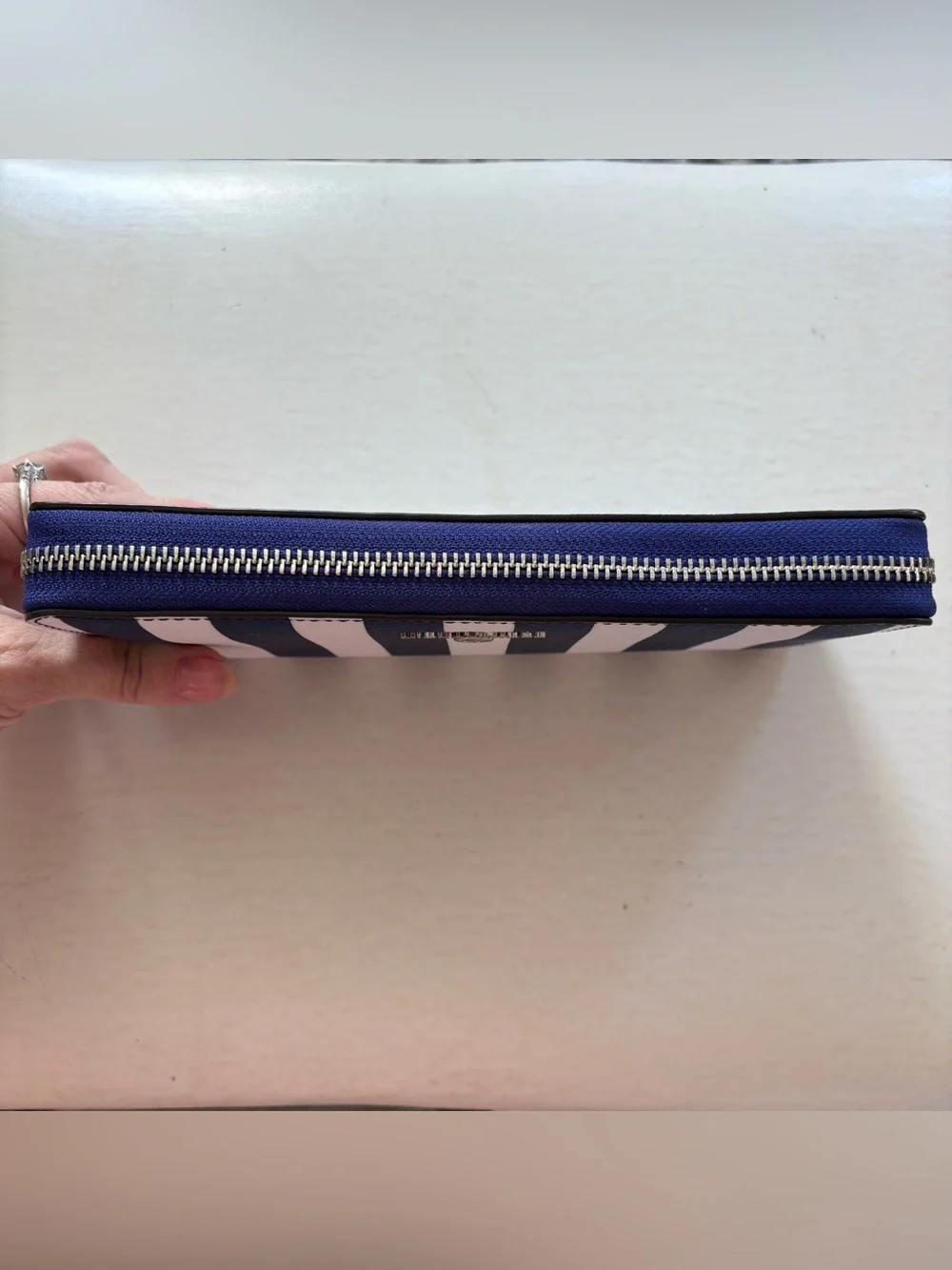 Michael Kors Navy & White Striped Long Zip Wallet EUC - Picture 5 of 11